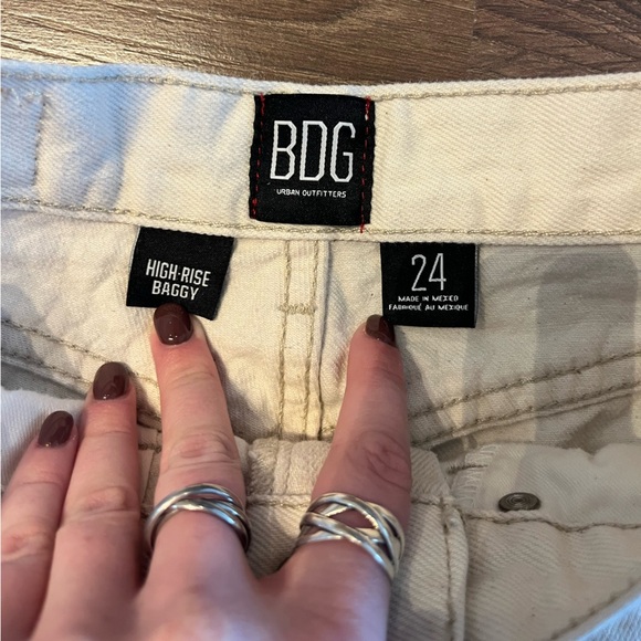 BDG High Rise Distressed Baggy Jeans - Picture 4 of 5